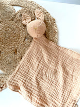 Afbeelding in Gallery-weergave laden, Knuffel konijn moonstone