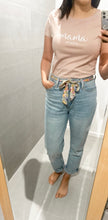 Afbeelding in Gallery-weergave laden, T-shirt in verschillende kleuren VROUWEN