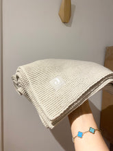 Afbeelding in Gallery-weergave laden, Deken 75x100cm basic knit IVORY
