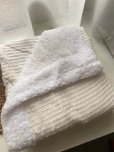 Afbeelding in Gallery-weergave laden, Fleece babydekentje ECRU
