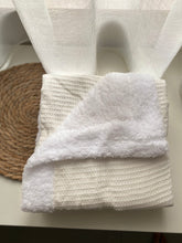 Afbeelding in Gallery-weergave laden, Fleece babydekentje ECRU

